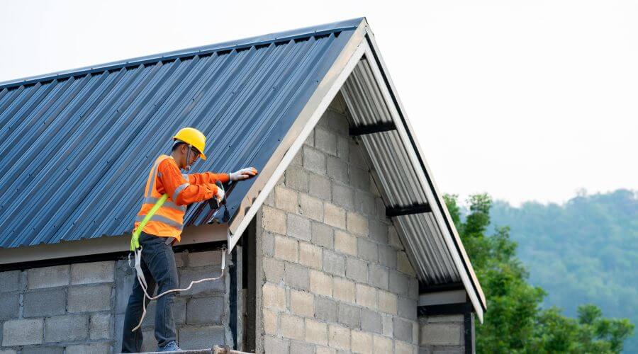 Expert Emergency Roof Repairs services in Dowell, IL